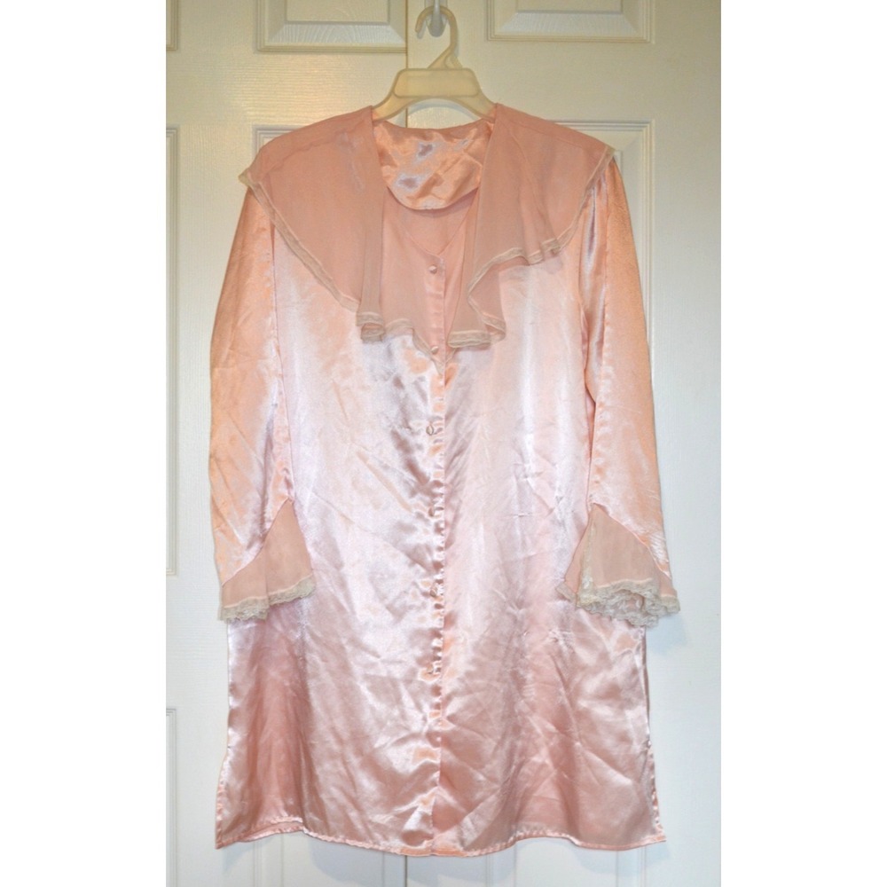 Cabernet Sleepwear Women's L Pink Silky‎ Button Up NightGown Shirt Satin & Lacy